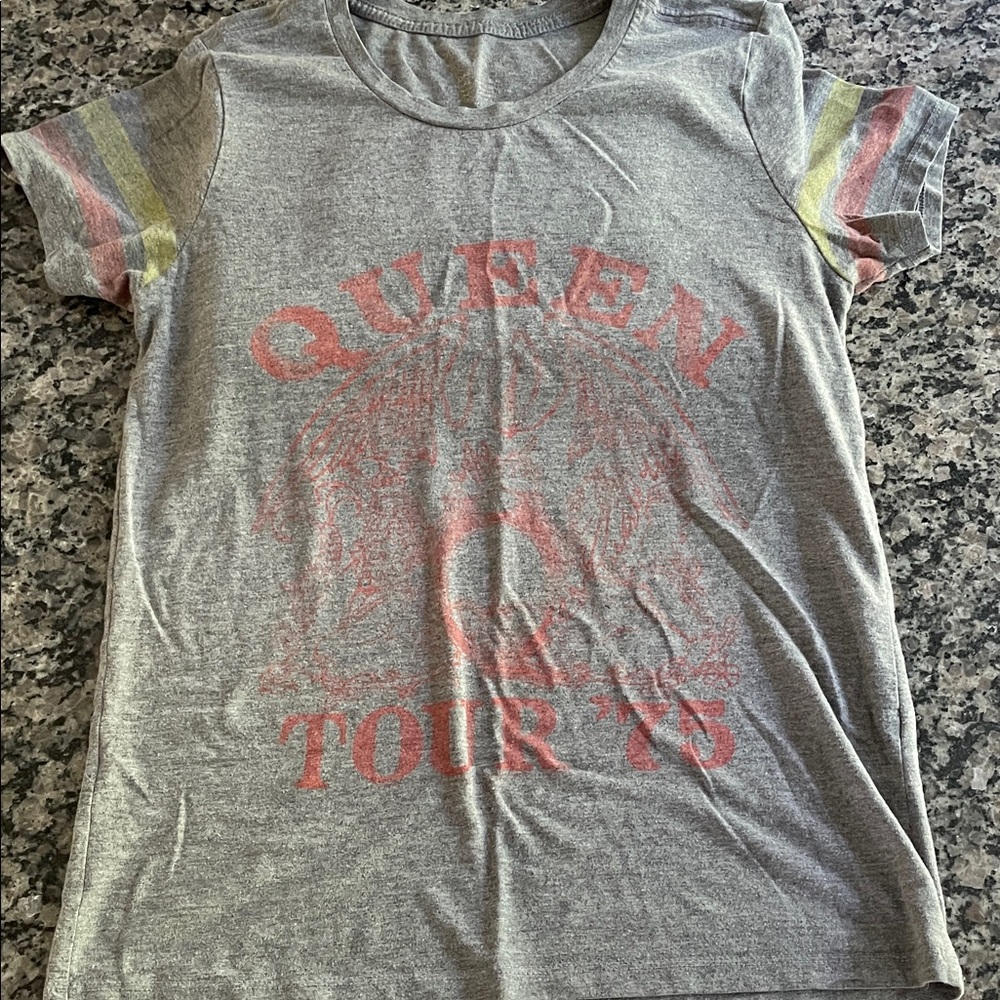 Queen Tour '75 Grey Graphic Womens T-Shirt XS